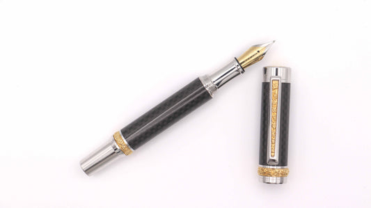 Bounty fountain pen in carbon fibre
